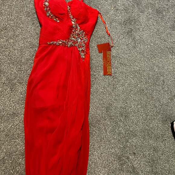 Red Bead-Accent Sweetheart Gown - Picture 5 of 6